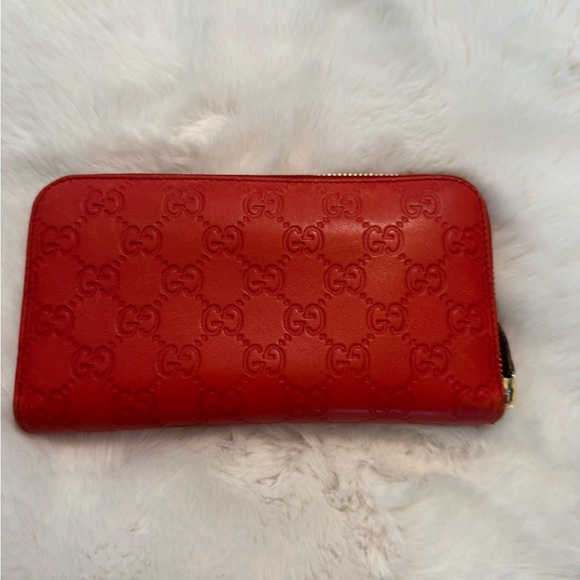 Gucci Red Embossed Leather Wallet - Picture 4 of 8